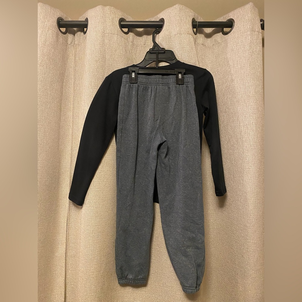Under Armour Kids Size 7 Gray/Grey and Black Athletic Outfit Set! - Picture 4 of 5